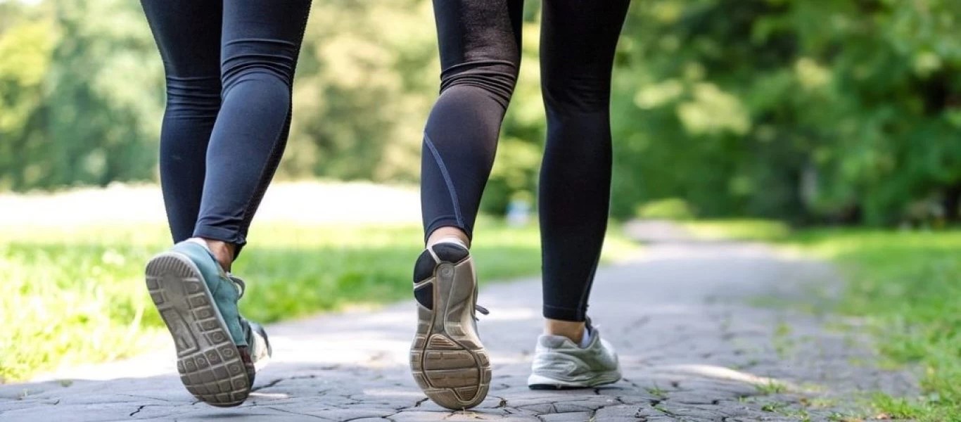 Δείτε πόσες ώρες περπάτημα την εβδομάδα αρκούν για να μειωθεί ο κίνδυνος πρόωρου θανάτου